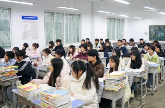 不让一个课堂掉队！构建“管理-督导-成长”教育新生态
