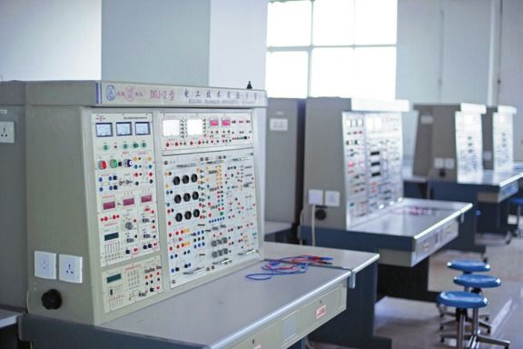 电子技术实训中心