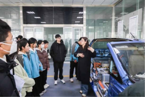 探索科学魅力，启航青春梦想丨西安市鹿原中学师生来我校开展研学实践暨科学教育体验活动