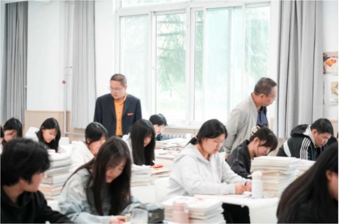 西北“课改名校共同体”专家组莅临西安交通职业学校交流指导