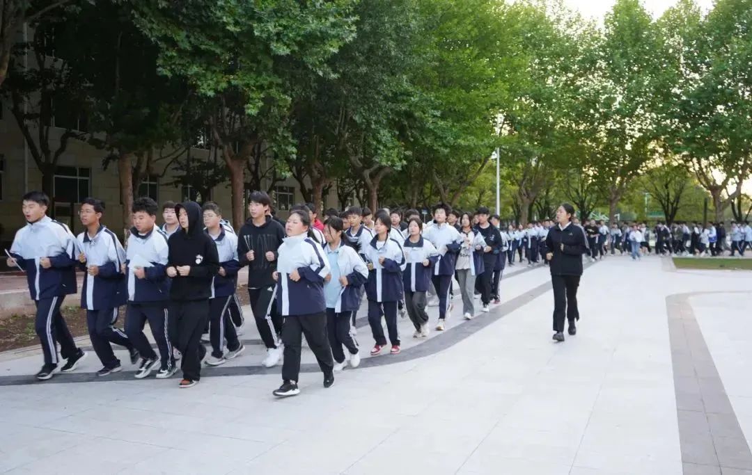 快看！学子们的一天这样度过!